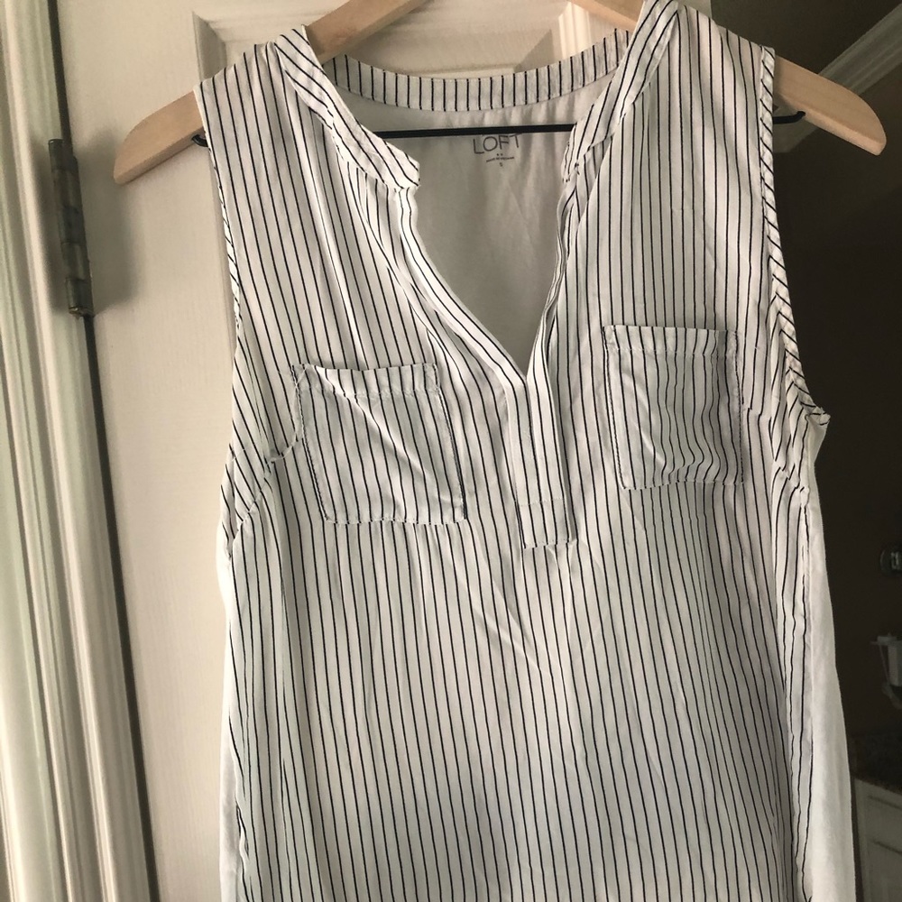 LOFT sleeveless shirt size small